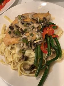 Light Fettuccine Alfredo with Chicken, Mushrooms and Sherry | Dishin' With Darla