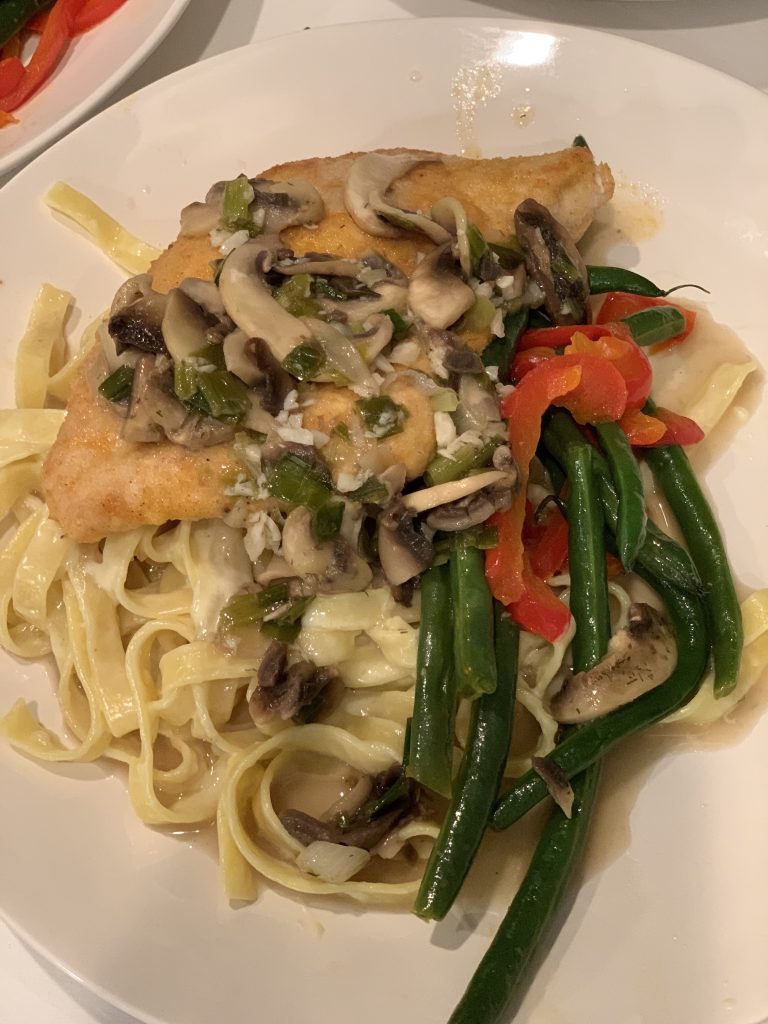 Light Fettuccine Alfredo with Chicken, Mushrooms and Sherry | Dishin' With Darla